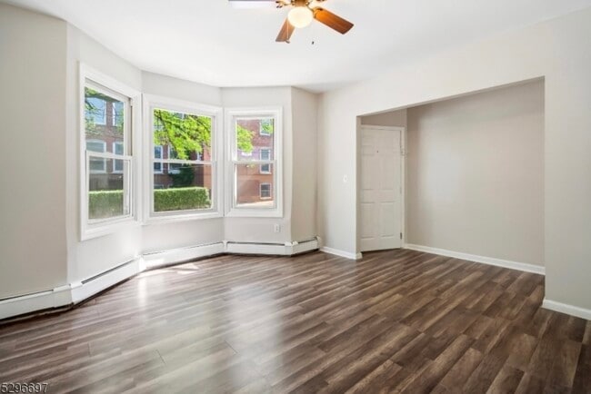 336 Madison Ave, Unit 1 in Newark, NJ - Foto de edificio - Building Photo