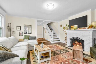 330 First Ave in Pelham, NY - Building Photo - Building Photo