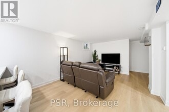 25 Knight St in Toronto, ON - Building Photo - Building Photo