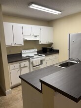 1529 Meadows Cir W in Boynton Beach, FL - Building Photo - Building Photo