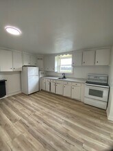 1742 Confederation Line in Sarnia, ON - Building Photo - Building Photo