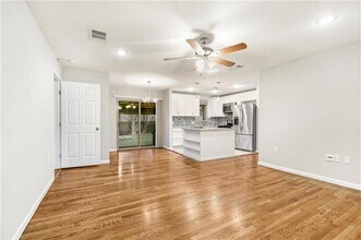 108 E Skyview Rd in Austin, TX - Building Photo - Building Photo