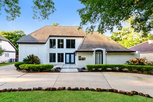 11818 Oakcroft Dr in Houston, TX - Building Photo