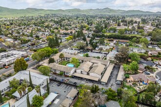 4888 Clayton Rd in Concord, CA - Building Photo - Building Photo