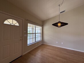 200 Mirabella Cir in Venice, FL - Building Photo - Building Photo