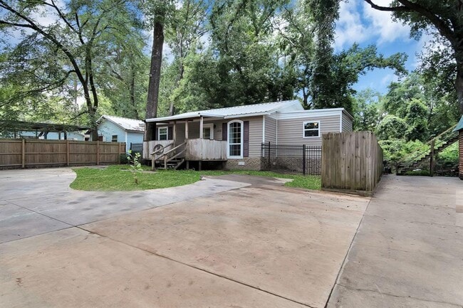 property at 422 Pimmit Hill Run