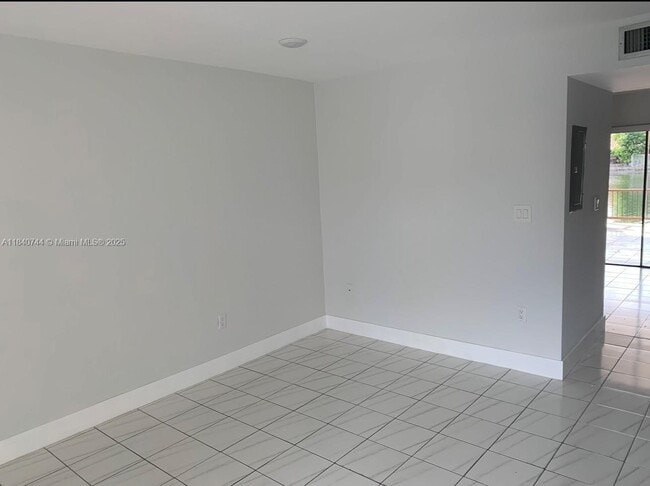 5420 W 26th Ave in Hialeah, FL - Building Photo - Building Photo