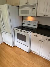 1083 Atlantic Dr NW, Unit 1A-utilities incl-yard in Atlanta, GA - Building Photo - Building Photo