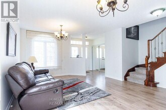 11 Nina Pl in Brampton, ON - Building Photo - Building Photo