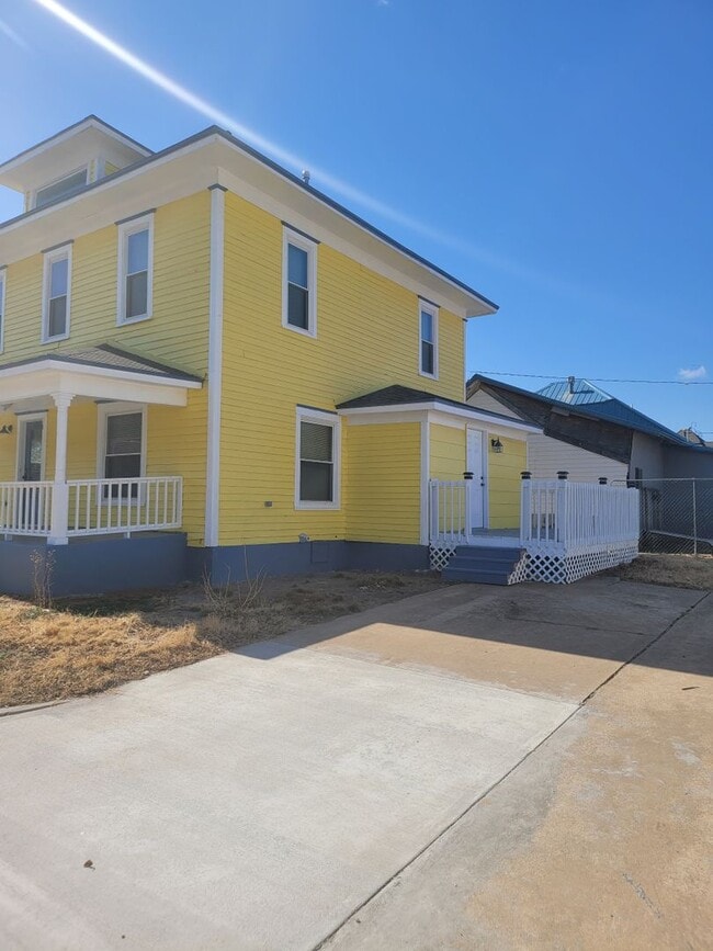802 W Oak Ave in Enid, OK - Building Photo - Building Photo