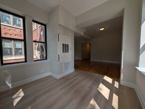2323 N Kedzie Blvd, Unit 1 in Chicago, IL - Foto de edificio - Building Photo