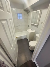 7830 S Yates Blvd-Unit -4 in Chicago, IL - Building Photo - Building Photo