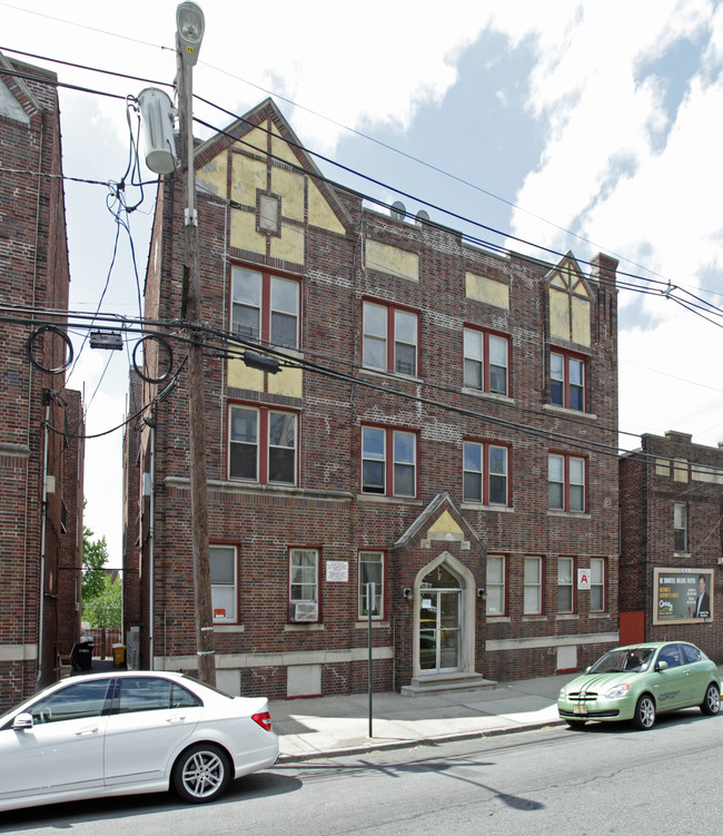 4-6 Woodland Ave in Kearny, NJ - Foto de edificio - Building Photo