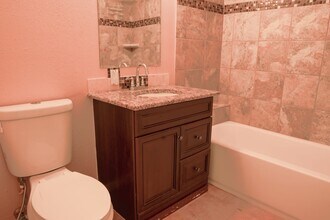 8299 Cambridge St in Houston, TX - Building Photo - Building Photo