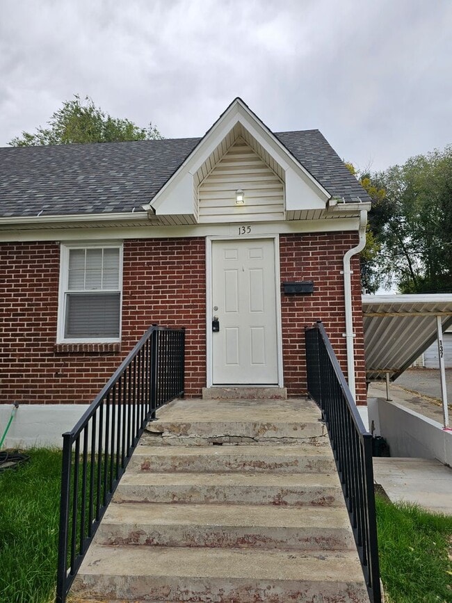 129-137 W 200 N St in Springville, UT - Building Photo - Building Photo