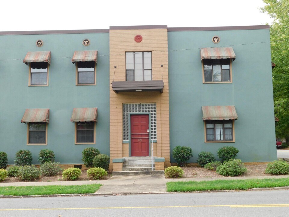 117 Daisy Bates in Little Rock, AR - Building Photo