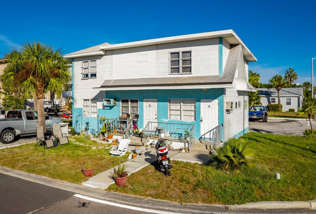 Vittoria in Treasure Island, FL - Foto de edificio