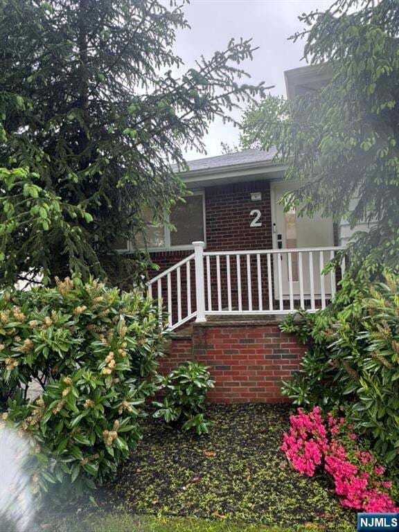 2 Rossett St in Englewood Cliffs, NJ - Building Photo - Building Photo