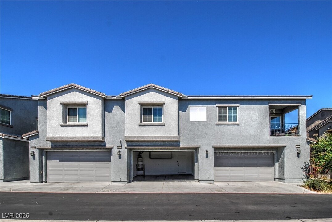 4465 Violet Flowers St in North Las Vegas, NV - Building Photo