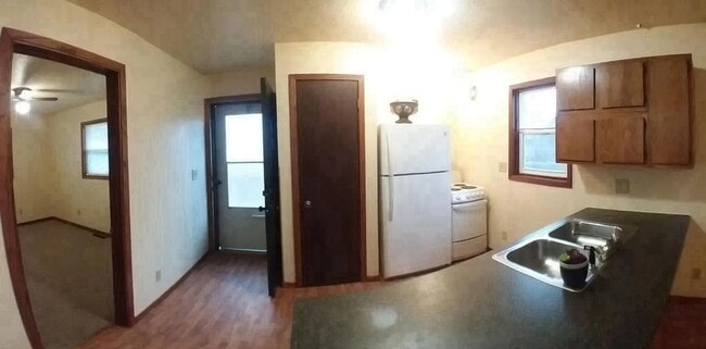 property at 1205-1207 Lakeview Dr