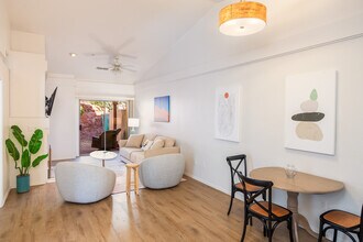 102 Pine Leaf Ln in Sedona, AZ - Foto de edificio - Building Photo