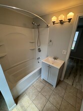 24 NW 9th St in Oswego, NY - Building Photo - Building Photo