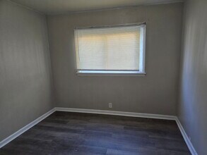 9846 Dennis Dr in St. Louis, MO - Building Photo - Building Photo