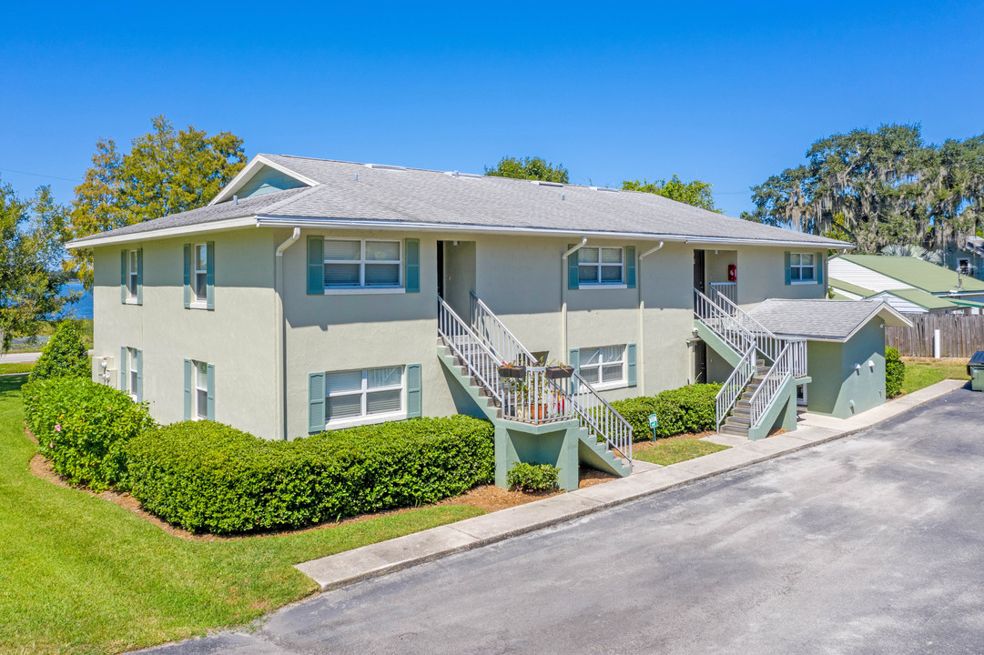 455 E Lake Howard Dr in Winter Haven, FL - Building Photo