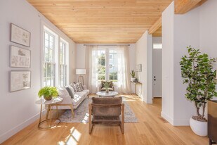 Wilson Townhomes in Portland, OR - Building Photo