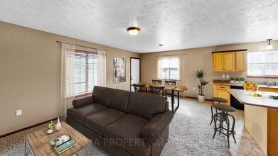 231 W 4th St in Tea, SD - Building Photo - Building Photo