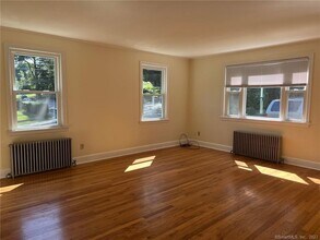 125 Oneco Ave in New London, CT - Building Photo - Building Photo