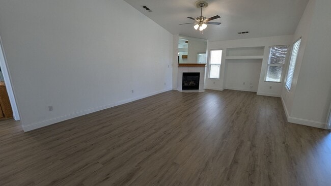 1327 Patsy St in Porterville, CA - Building Photo - Building Photo