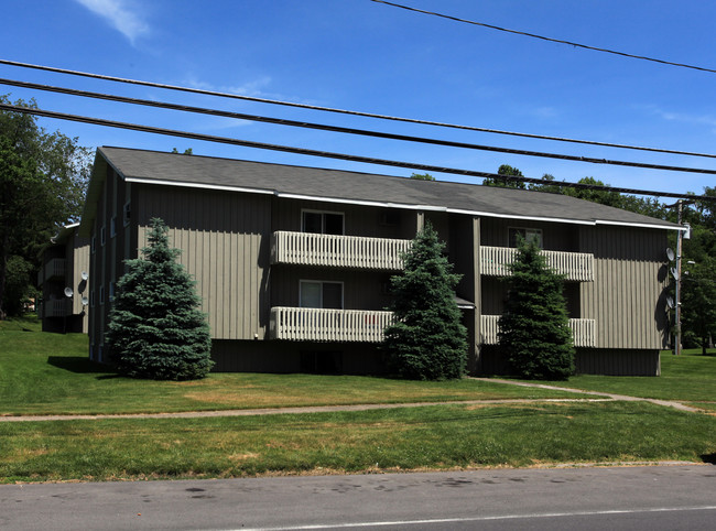 Chestnut Apartrments in Phoenix, NY - Foto de edificio - Building Photo