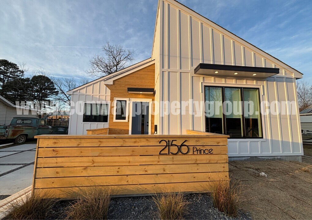 2156 Prince St in Conway, AR - Building Photo