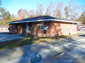 1676 Baugh St in Orangeburg, SC - Building Photo - Building Photo