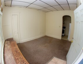 312 Woodward Ave, Unit 4 in Kalamazoo, MI - Foto de edificio - Building Photo