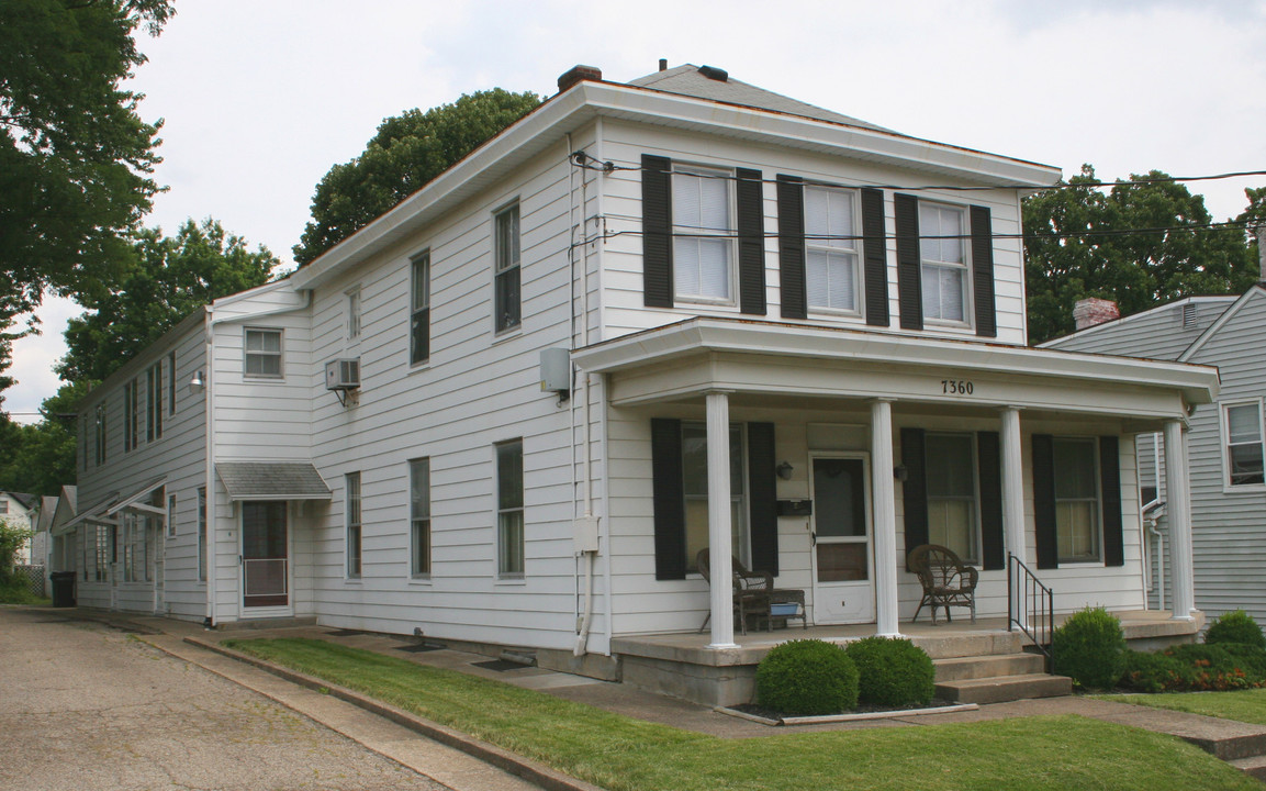 7360 Perry St in Mount Healthy, OH - Building Photo