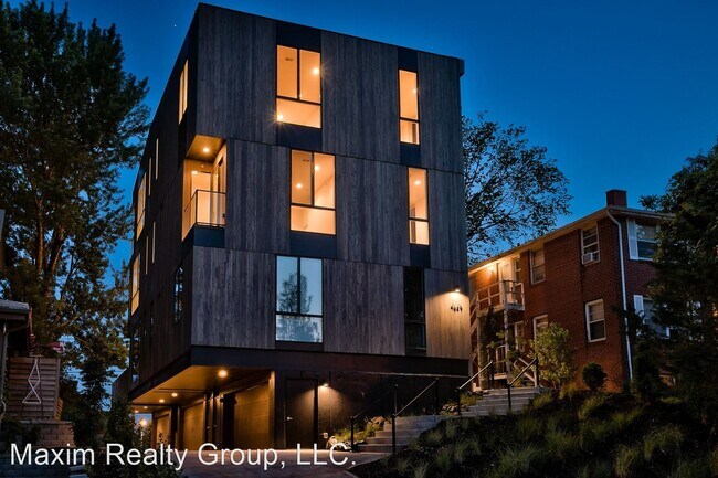 4629 Capitol Ave in Omaha, NE - Building Photo - Building Photo