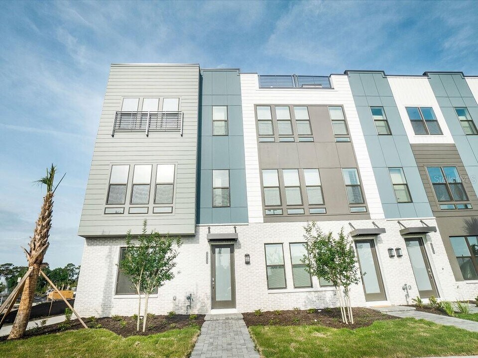 2050 Packing District Wy in Orlando, FL - Building Photo