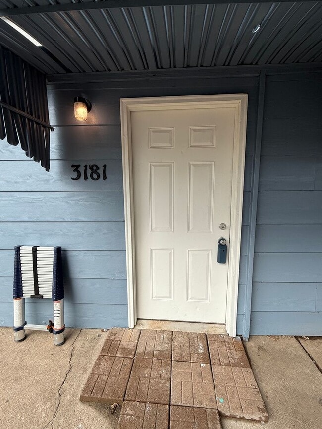 property at 3181 S Davidson St