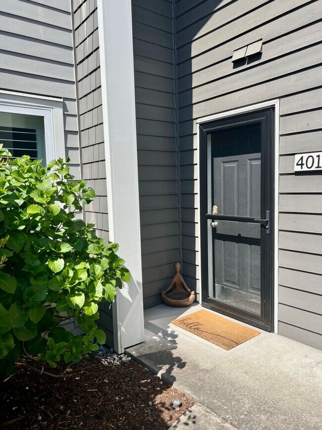 5225 Jean Rd in Lake Oswego, OR - Building Photo - Building Photo