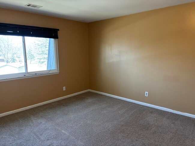 203 Provincial Ct in Saginaw, MI - Building Photo - Building Photo