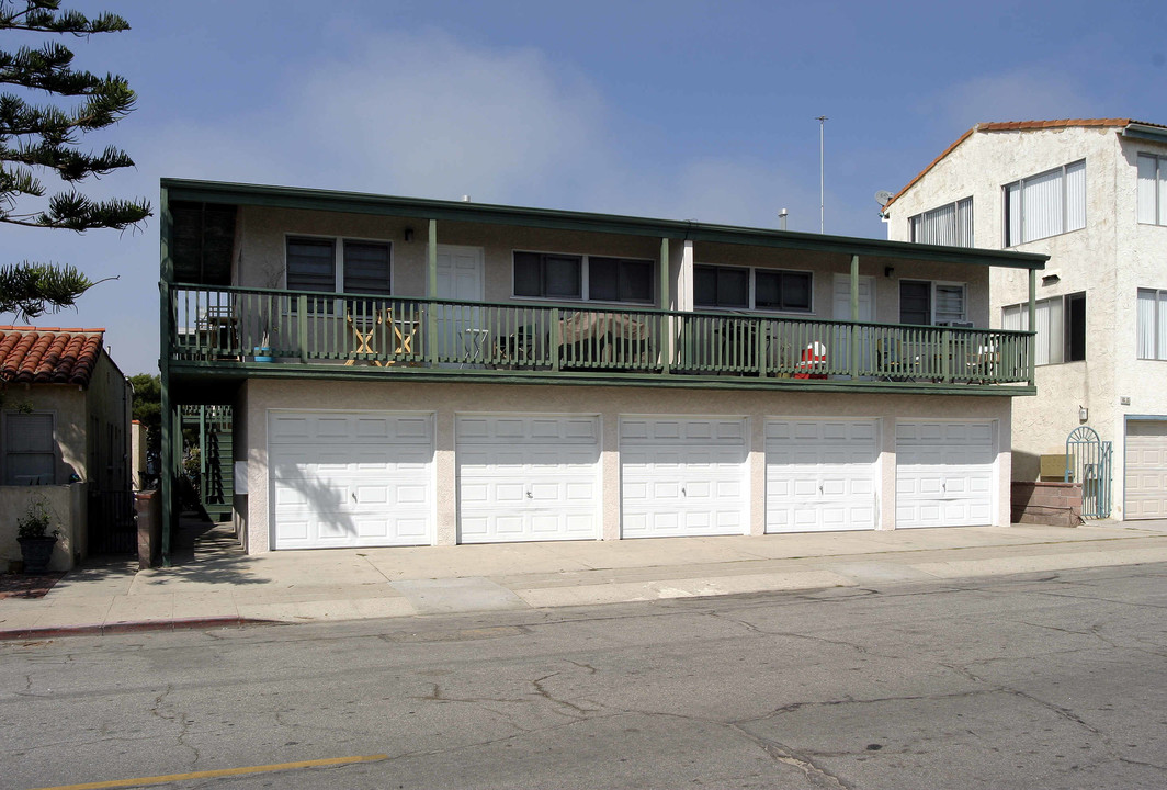 53 10th St in Hermosa Beach, CA - Foto de edificio