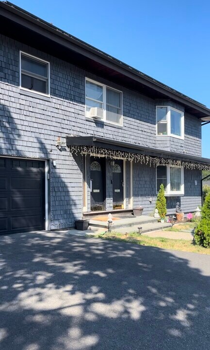 94 Oakwood Ave, Unit 1 in Revere, MA - Building Photo
