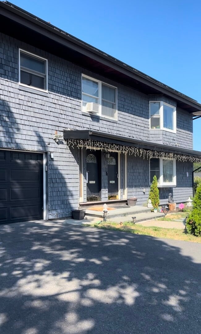 94 Oakwood Ave, Unit 1