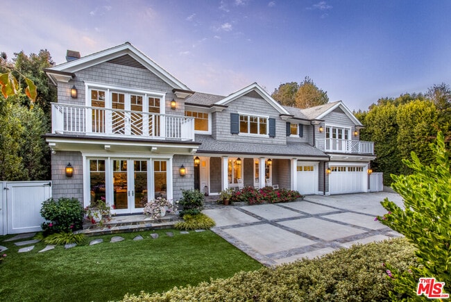 property at 117 S Burlingame Ave