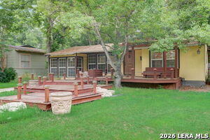 439 Devonshire Dr in San Antonio, TX - Building Photo