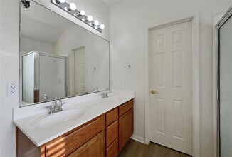 410 Colonial Park Blvd in Austin, TX - Building Photo - Building Photo