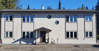 4744 Glasgow Dr, Unit 1 in Fairbanks, AK - Building Photo