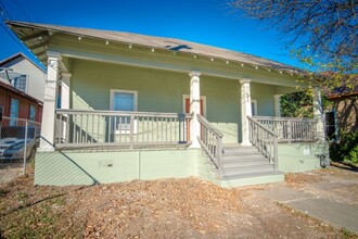 125 Southolme Ave-Unit -2-202 in San Antonio, TX - Foto de edificio - Building Photo